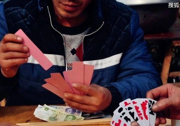 房卡必备教程“微信金花房卡如何购买”房卡详细充值