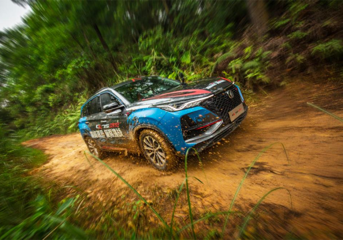 【玩家新攻略】“约战跑得快可以开挂是真的吗？”-揭秘开挂教程分享