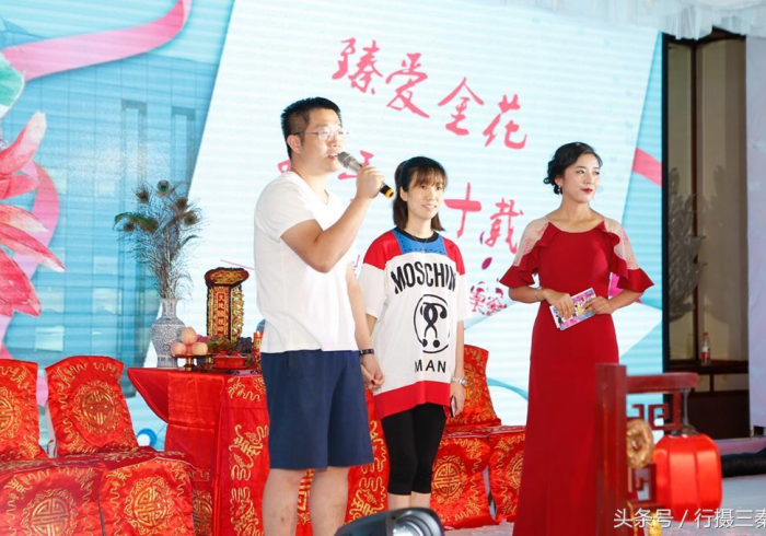 给大家讲解“微信里斗牛的房卡哪里买”房卡详细充值