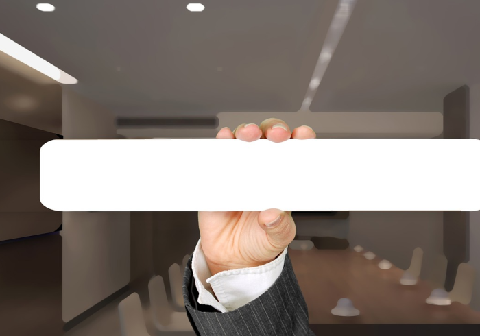 给大家讲解“微信群牛牛房卡哪里有卖的”房卡使用教程