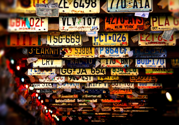 给大家讲解“微信斗牛怎么创建房间?”购买房卡介绍